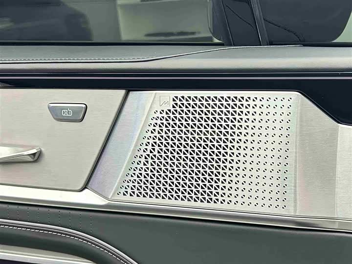 Фото 18 - HiPhi Y