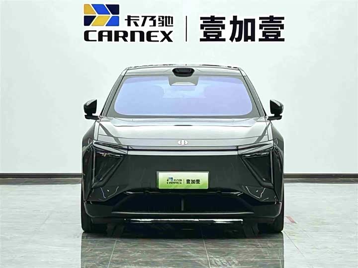 Фото 2 - HiPhi Y