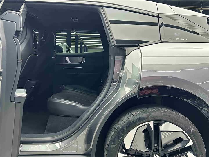 Фото 8 - HiPhi Y