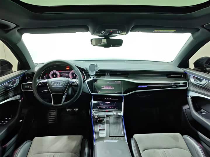 Фото 10 - Audi A6L