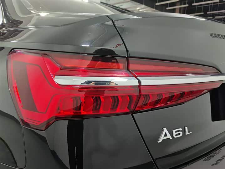 Фото 14 - Audi A6L