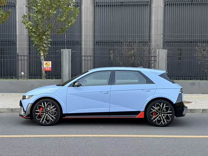 Фото 3 - Hyundai Ioniq 5 N
