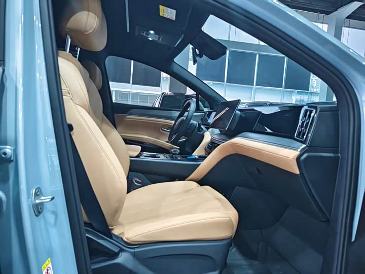 Фото 10 - BYD Song L DM-i Hybrid