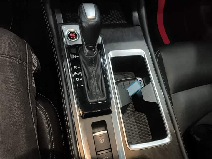 Фото 14 - Nissan Teana