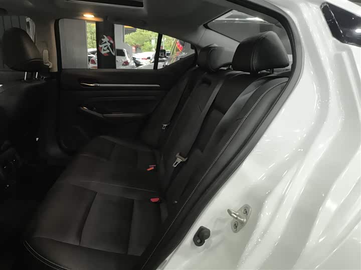 Фото 17 - Nissan Teana