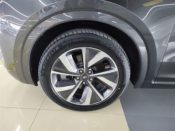 Фото 23 - LiXiang One