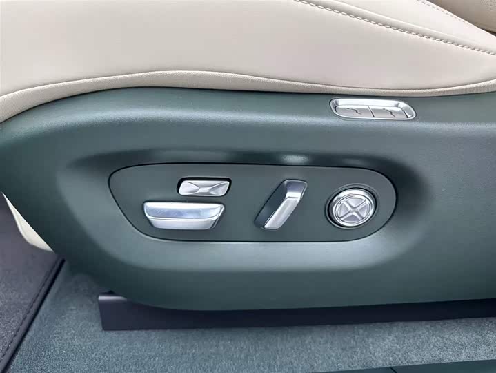 Фото 24 - Xiaomi YU7