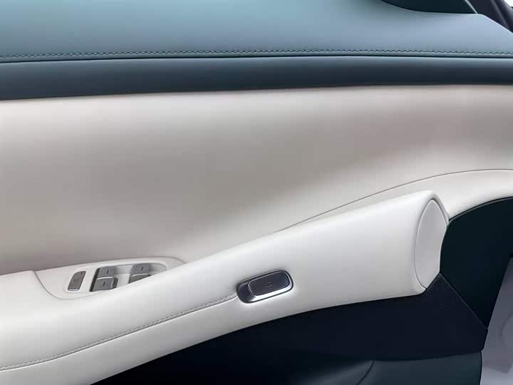 Фото 25 - Xiaomi YU7