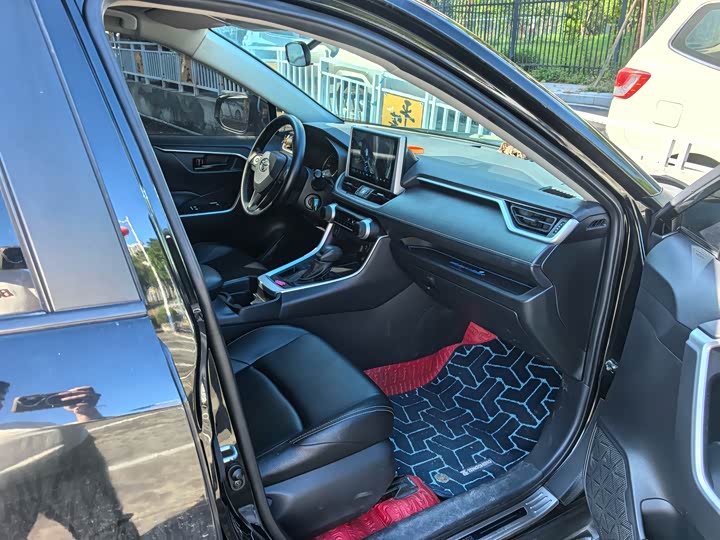 Фото 19 - Toyota Wildlander