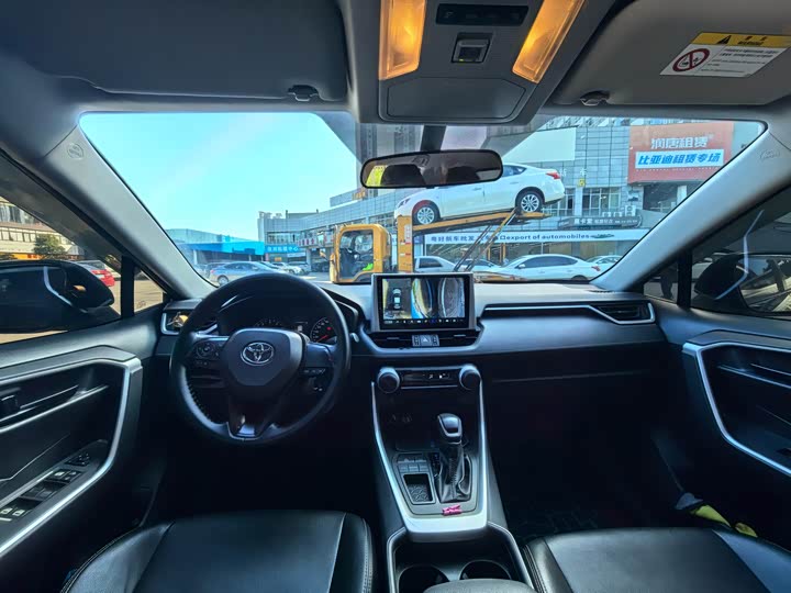 Фото 6 - Toyota Wildlander