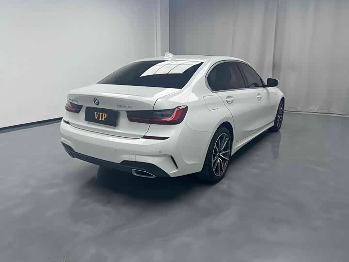 Фото 10 - BMW 3 Series