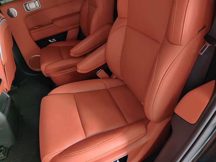 Фото 17 - LiXiang L8