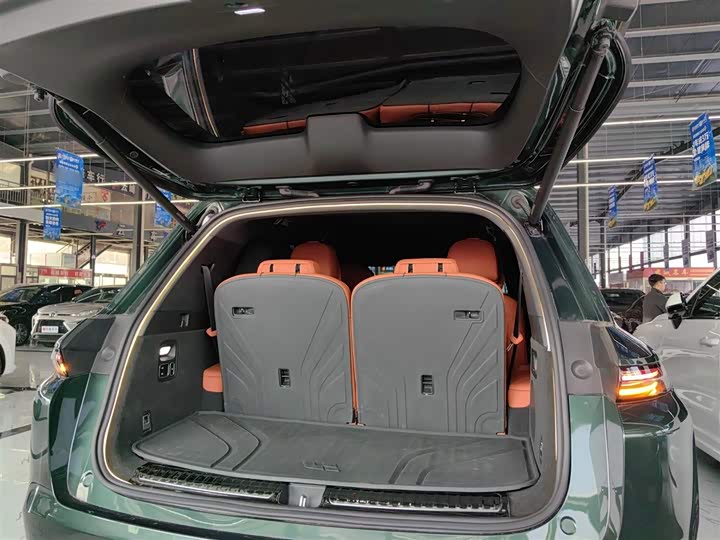 Фото 19 - LiXiang L8