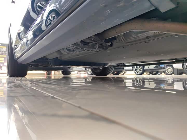 Фото 21 - LiXiang L8