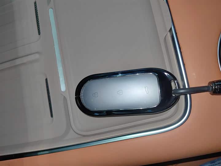 Фото 9 - LiXiang L8