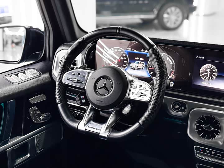 Фото 14 - Mercedes-Benz G-Class AMG