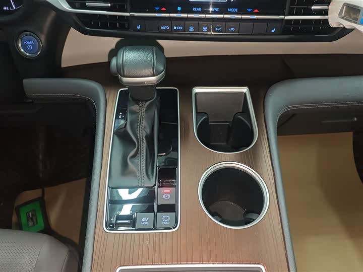 Фото 14 - Toyota Sienna