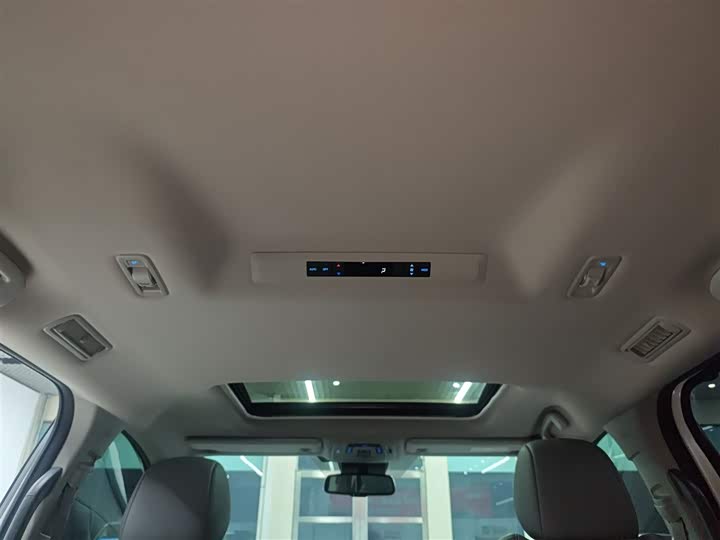 Фото 18 - Toyota Sienna