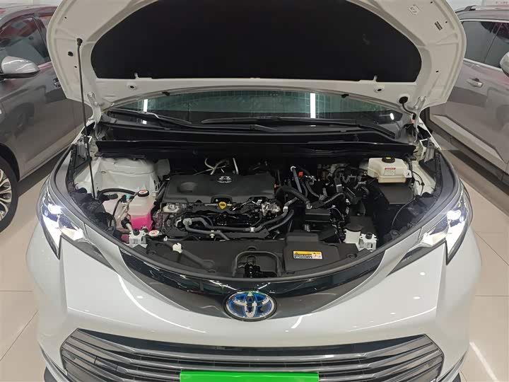 Фото 20 - Toyota Sienna