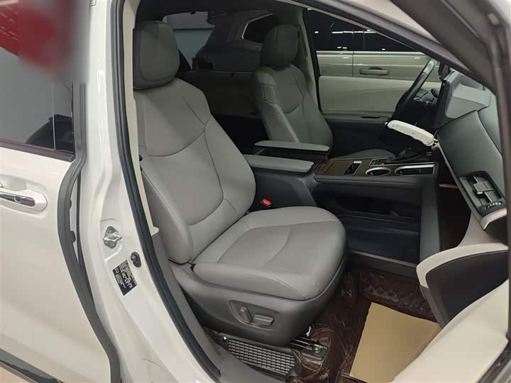 Фото 25 - Toyota Sienna