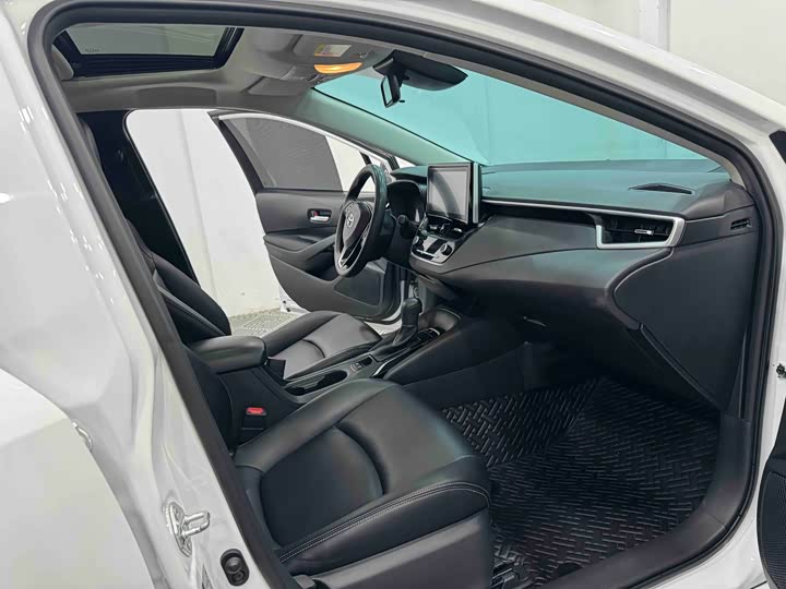 Фото 4 - Toyota Corolla