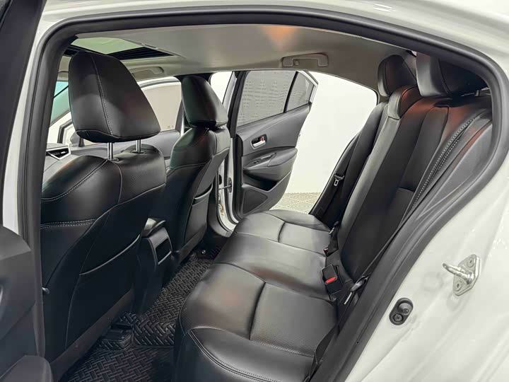 Фото 6 - Toyota Corolla