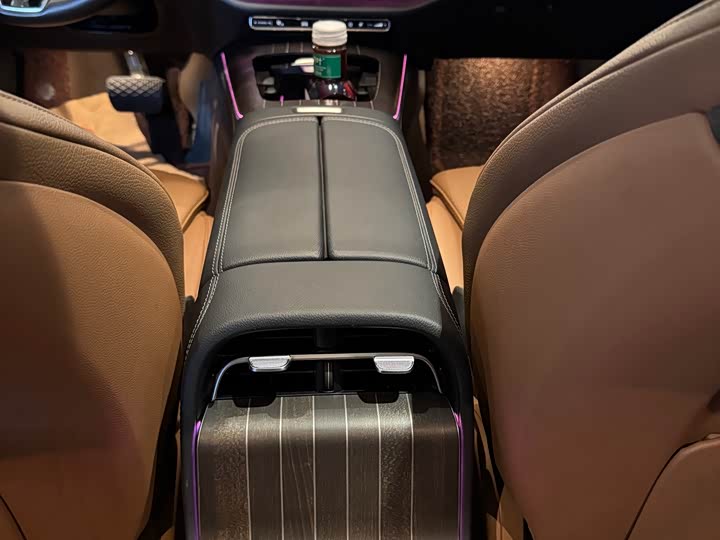 Фото 11 - Mercedes-Benz E-Class