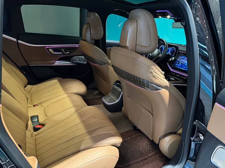 Фото 12 - Mercedes-Benz E-Class