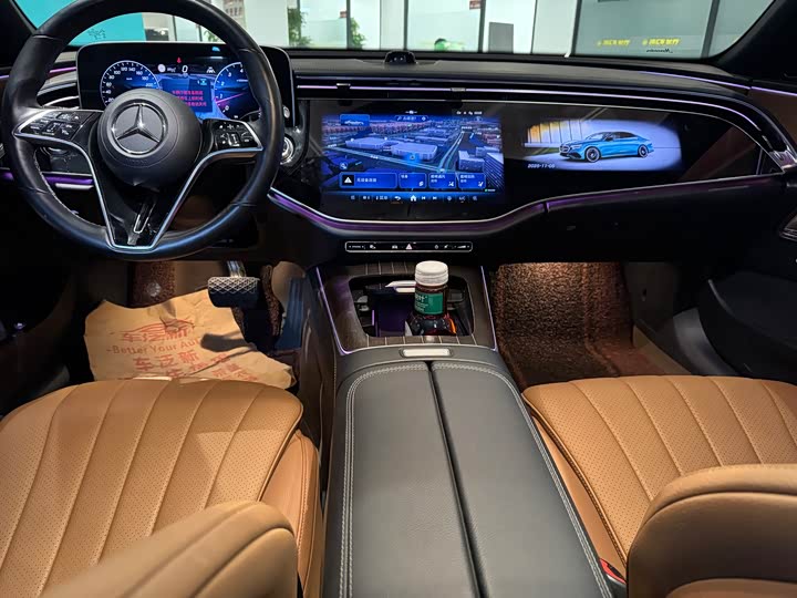 Фото 4 - Mercedes-Benz E-Class