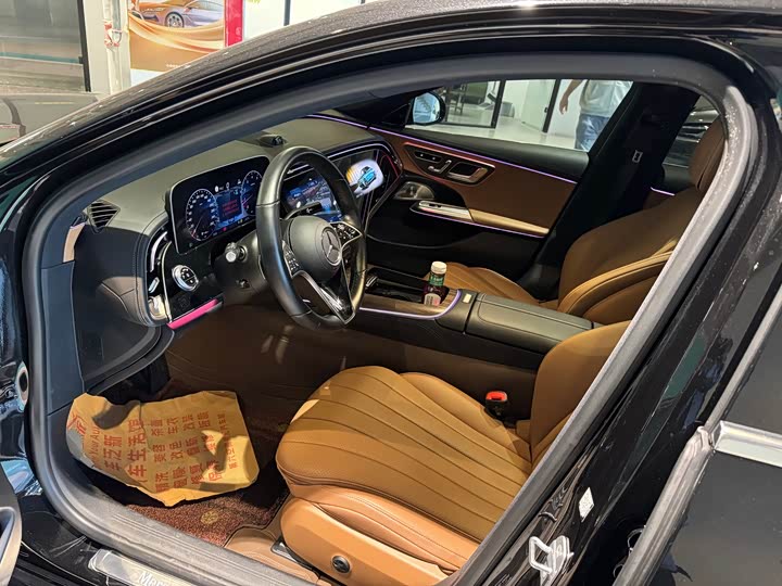 Фото 5 - Mercedes-Benz E-Class