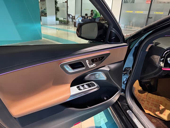 Фото 7 - Mercedes-Benz E-Class