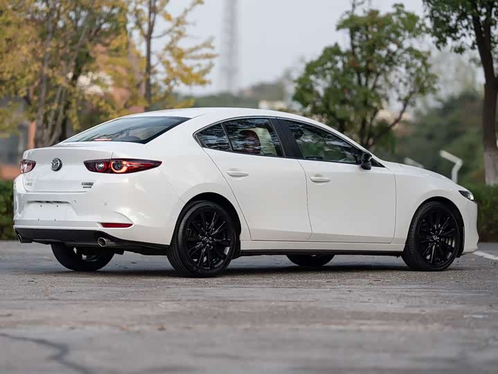 Фото 9 - Mazda 3 (Axela)