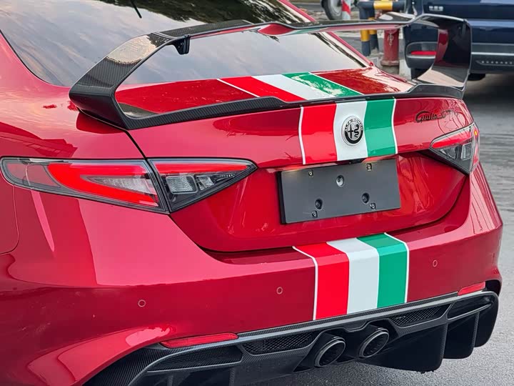 Фото 22 - Alfa Romeo Giulia