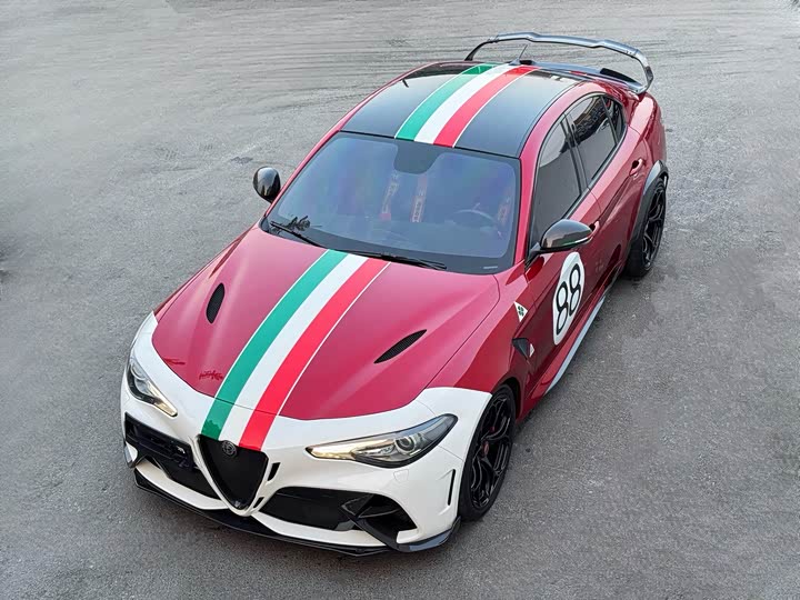 Фото 5 - Alfa Romeo Giulia