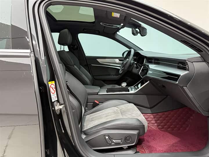 Фото 19 - Audi A6L