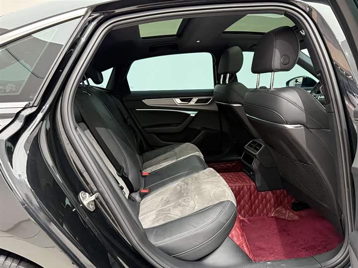 Фото 20 - Audi A6L