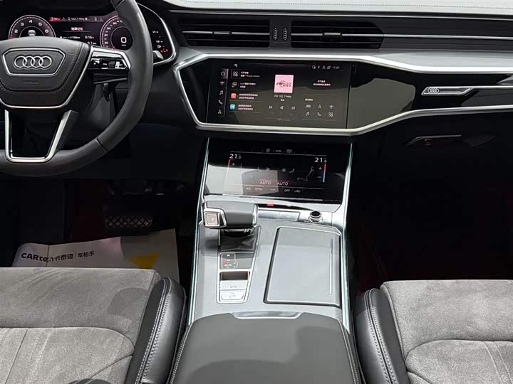 Фото 25 - Audi A6L