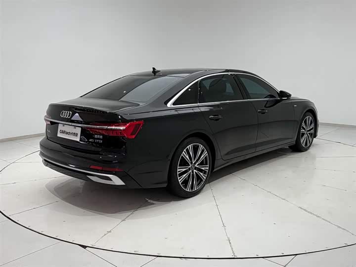 Фото 8 - Audi A6L