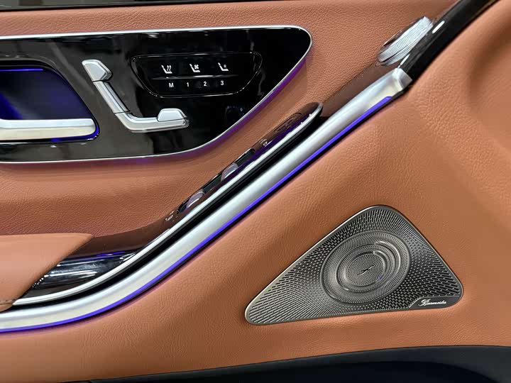 Фото 10 - Mercedes-Benz S-Class