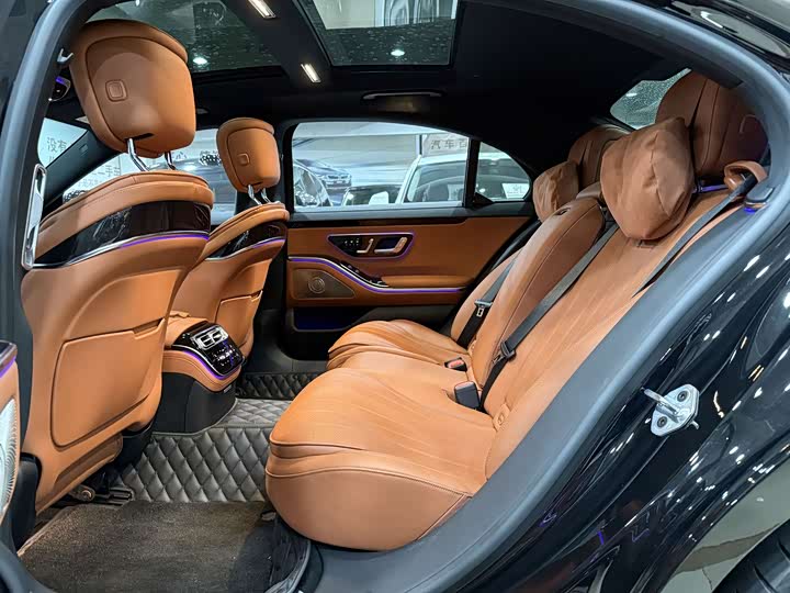 Фото 13 - Mercedes-Benz S-Class