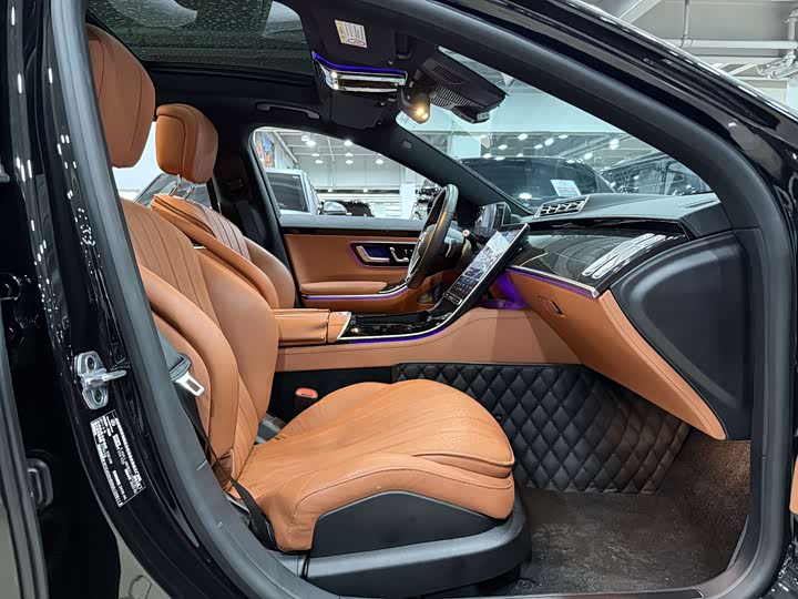 Фото 14 - Mercedes-Benz S-Class