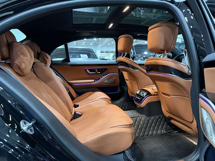 Фото 15 - Mercedes-Benz S-Class