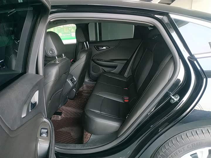 Фото 17 - Chevrolet Malibu XL