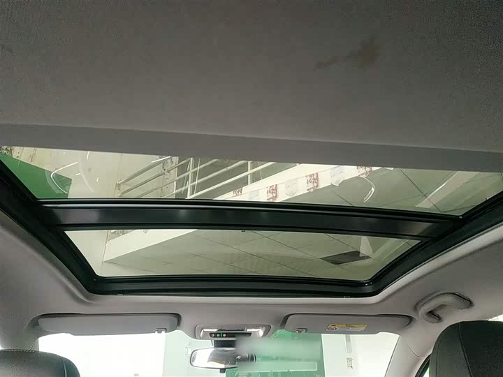 Фото 18 - Chevrolet Malibu XL