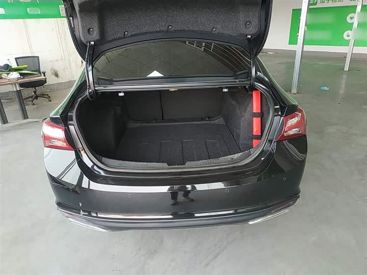 Фото 19 - Chevrolet Malibu XL