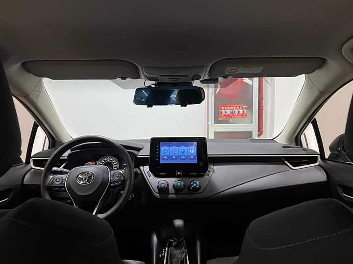 Фото 11 - Toyota Corolla