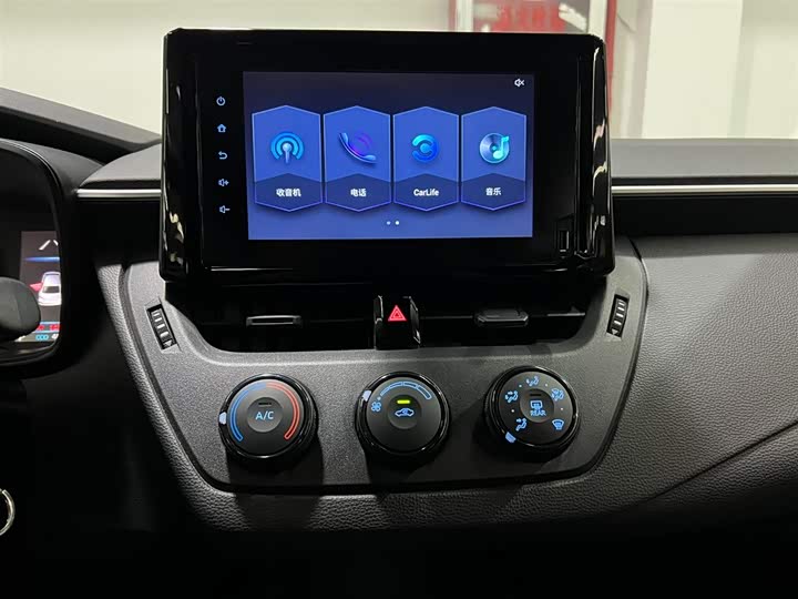 Фото 13 - Toyota Corolla