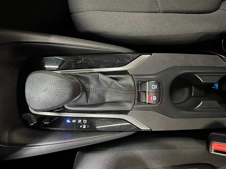 Фото 14 - Toyota Corolla