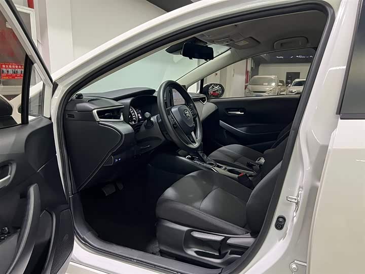 Фото 8 - Toyota Corolla