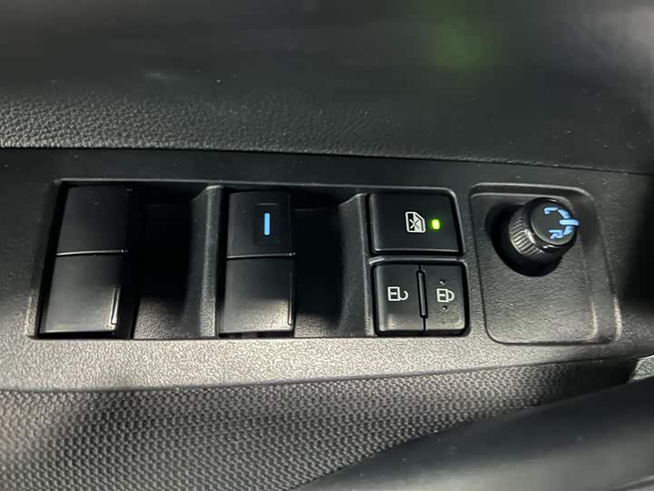 Фото 9 - Toyota Corolla